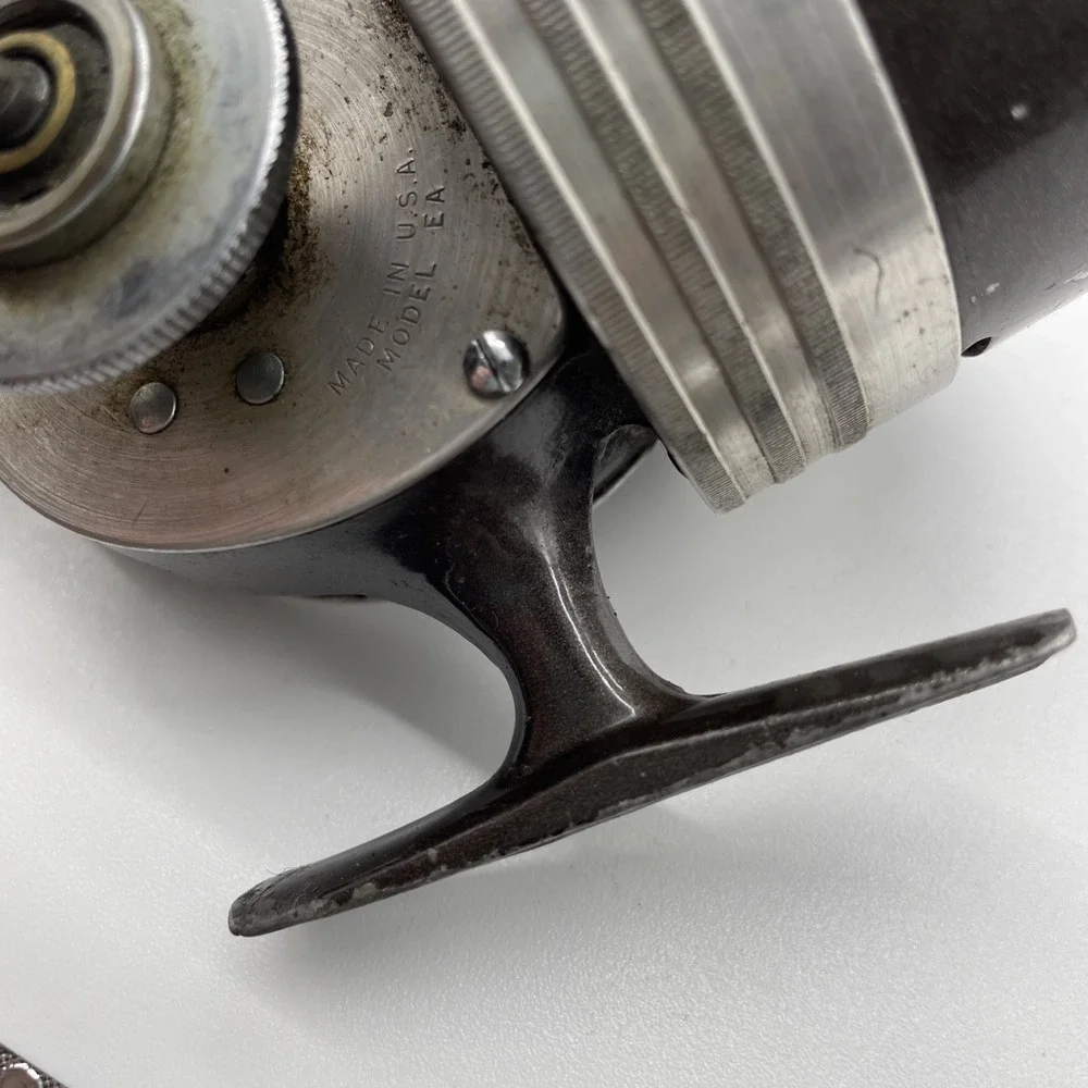 Shakespeare WonderCast No.1798 Model: EA Closed Face Fishing Reel-USA  from 1960